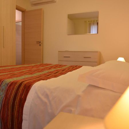 Residence Boschetti Manerba del Garda Bilik gambar