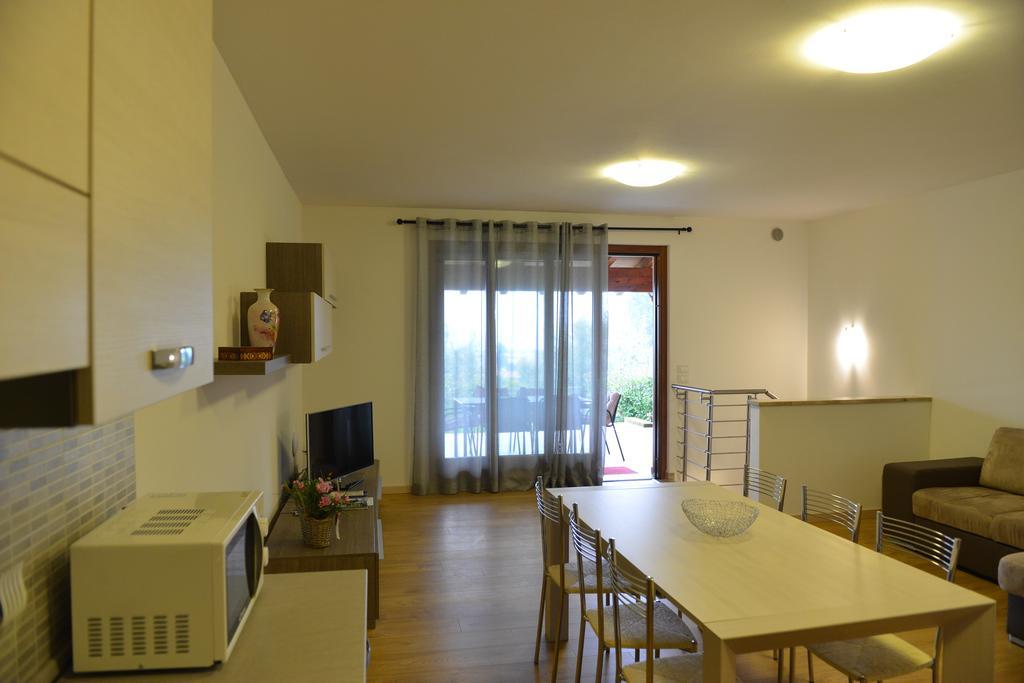 Residence Boschetti Manerba del Garda Bilik gambar