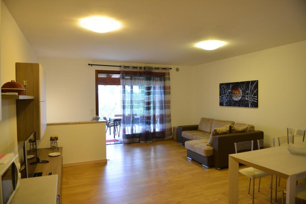 Residence Boschetti Manerba del Garda Bilik gambar