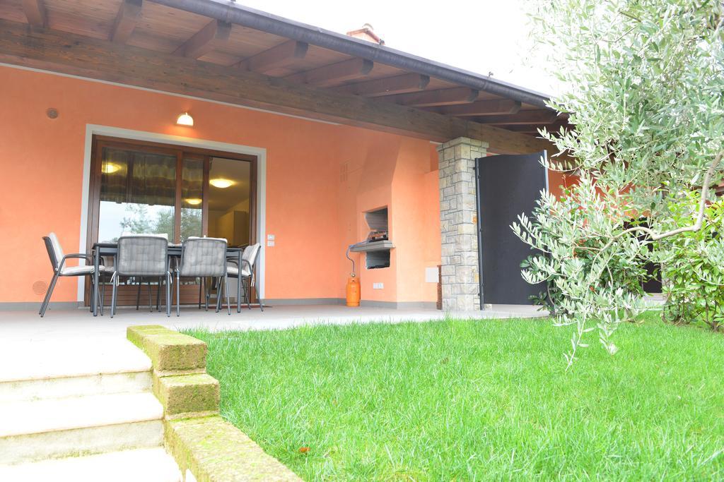 Residence Boschetti Manerba del Garda Bilik gambar