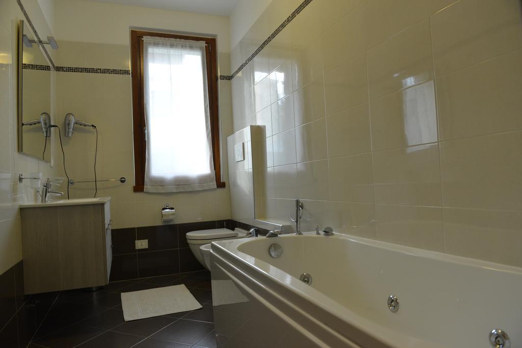 Residence Boschetti Manerba del Garda Bilik gambar